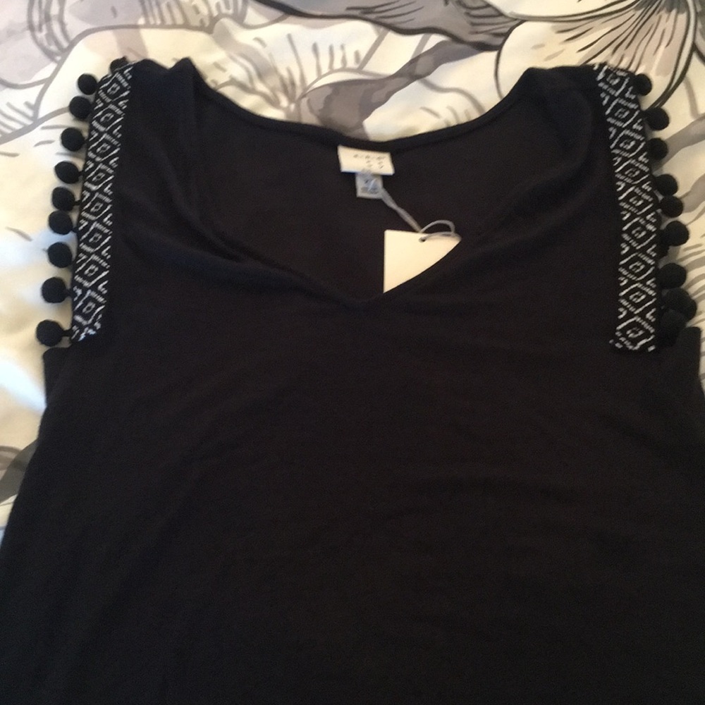 NWT Black Boho Top w/ Ball Fringe On Sleeves - Picture 2 of 5
